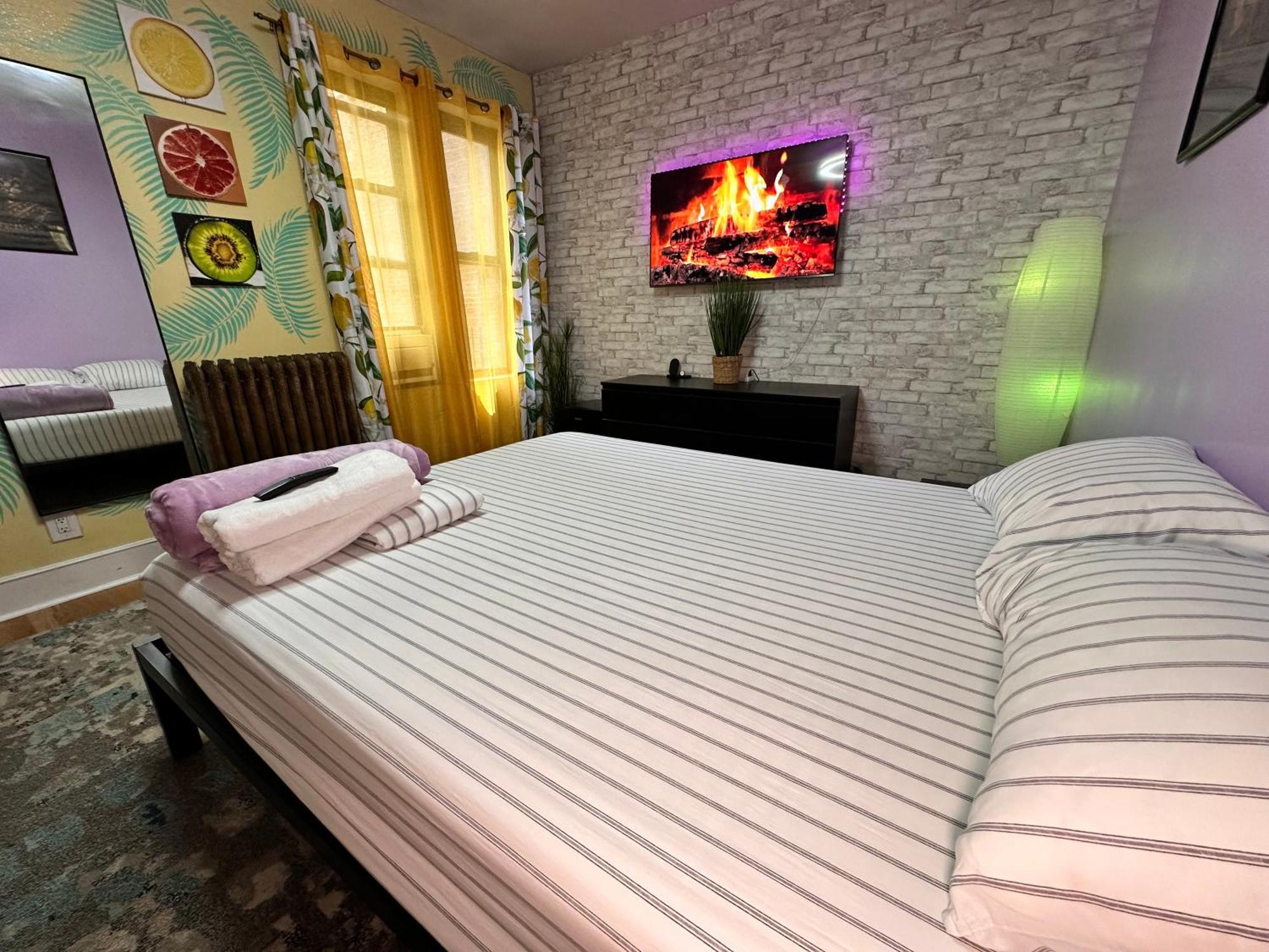 Modern Xl Queen Comfort & Character In Harlem * New York