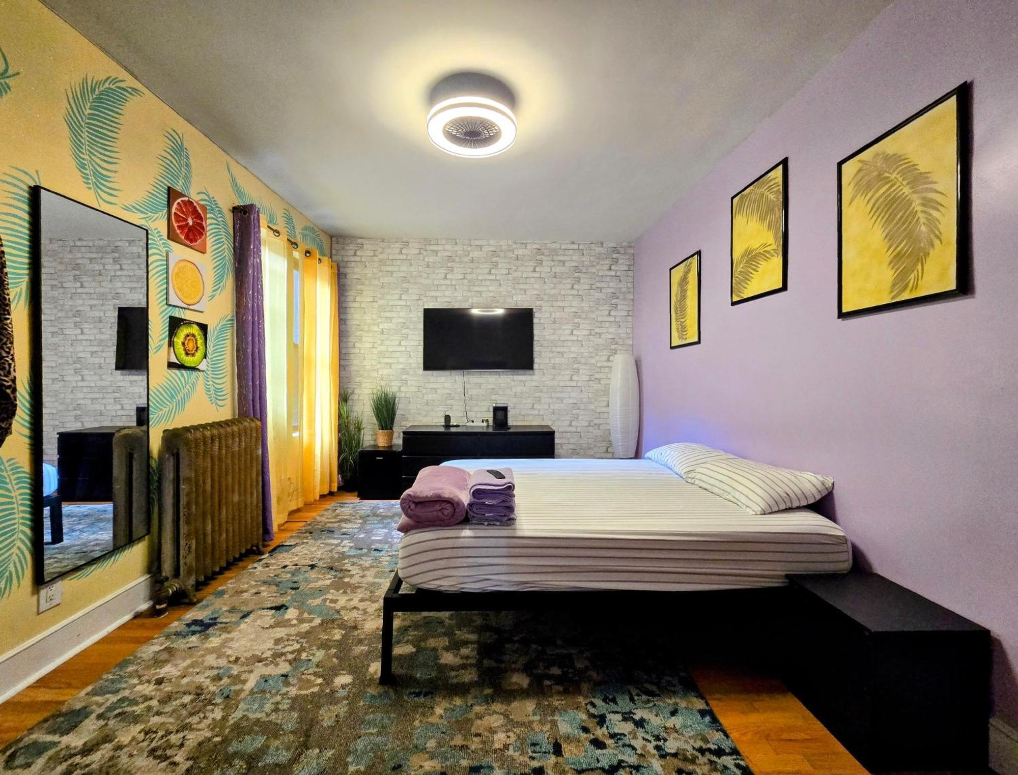 Modern Xl Queen Comfort & Character In Harlem New York