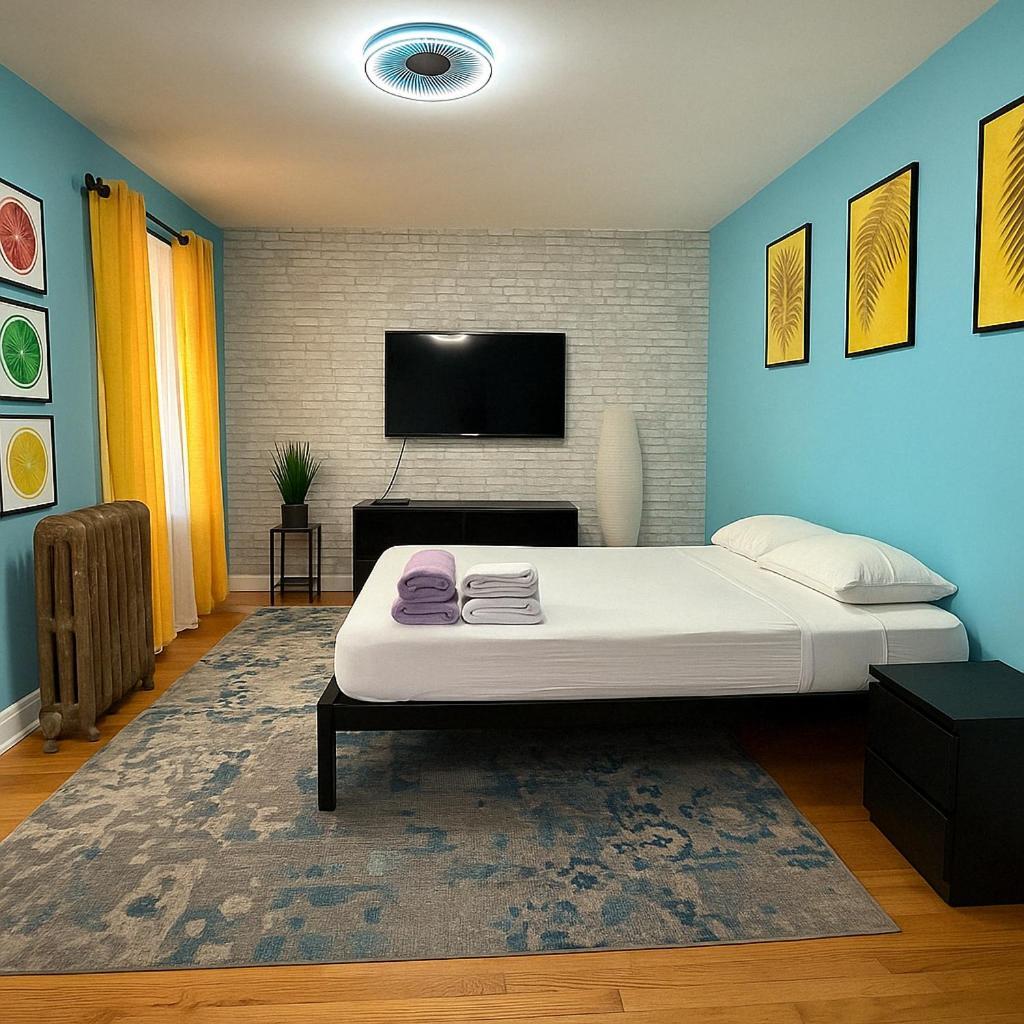 Modern Xl Queen Comfort & Character In Harlem * New York